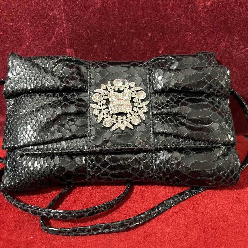 IMAN‎ Ruffle Clutch Black Purse Shoulder strap  Rhinestones Snap excellent - Picture 8 of 15